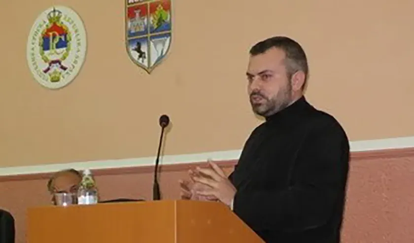 SveÅ¡tenik zbog kog patrijarh Sırbistan'da Slovenya'da yargılanmıştır SPC açıklamasının sınırları aştığını, kendilerine zarar verdiğini belirtti