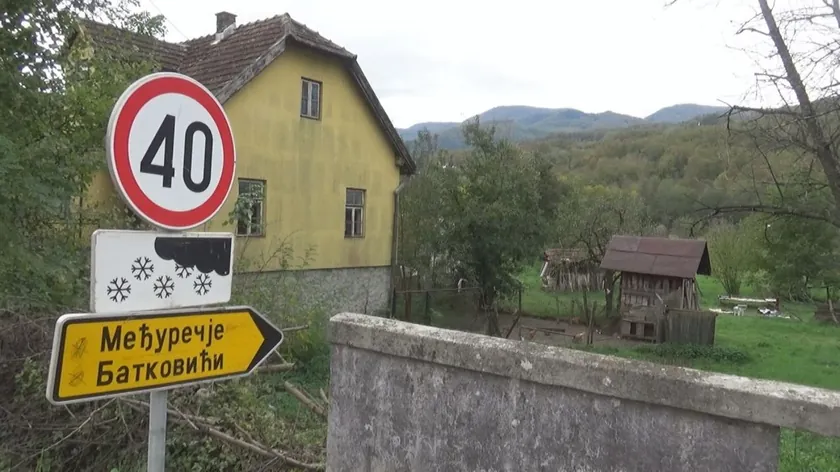 Sırbistan Karadağ Bosna Hersek Sınırındaki Sastavci Köyü Benzersiz Bir Durum Yaşıyor