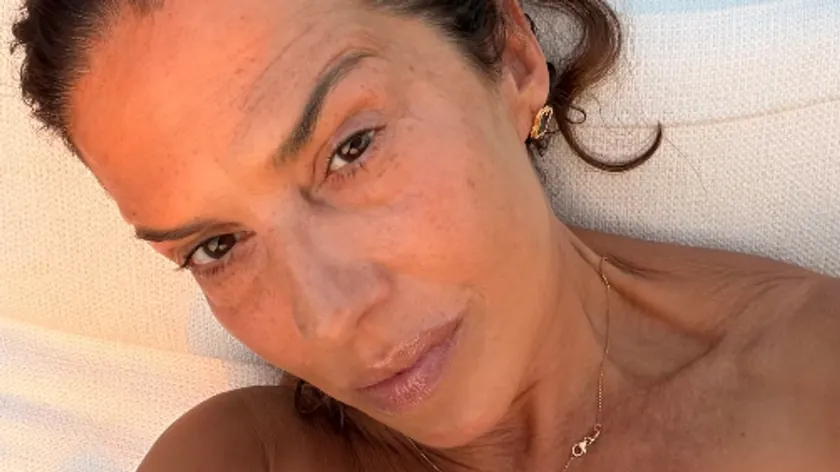 Nataša Ninković 60'lı yaşlarında bikinili poz verdi.