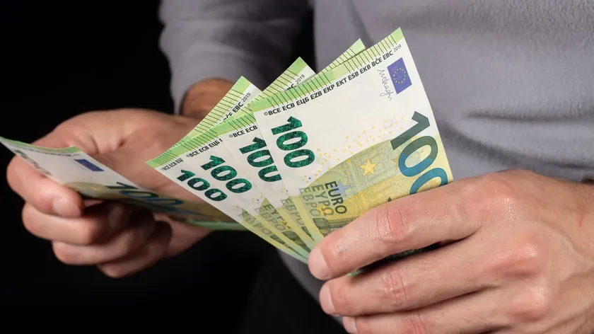 Zagreb'de net maaşlar ocak ayında yükseldi, sektörler arası farklar büyük