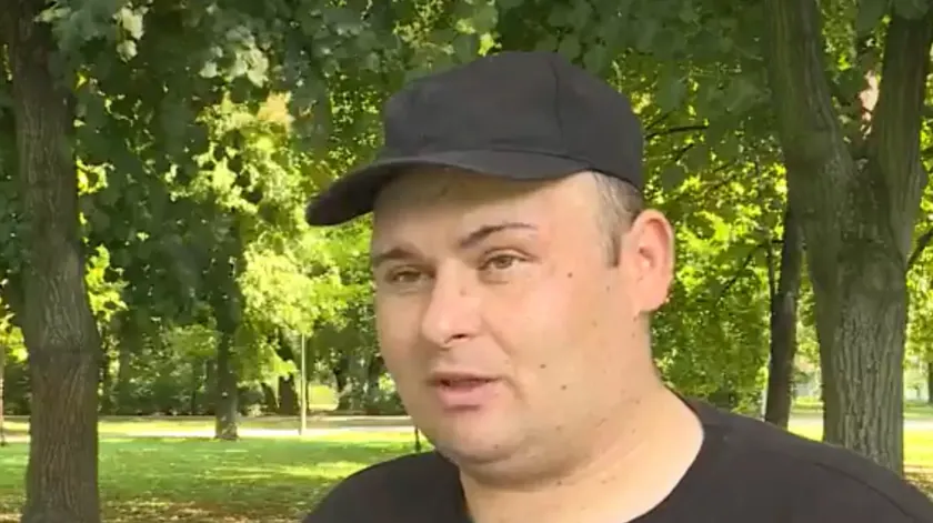 Sırbistan'da parti mitingini reddeden sürücü işini kaybetti, tehdit edildi.