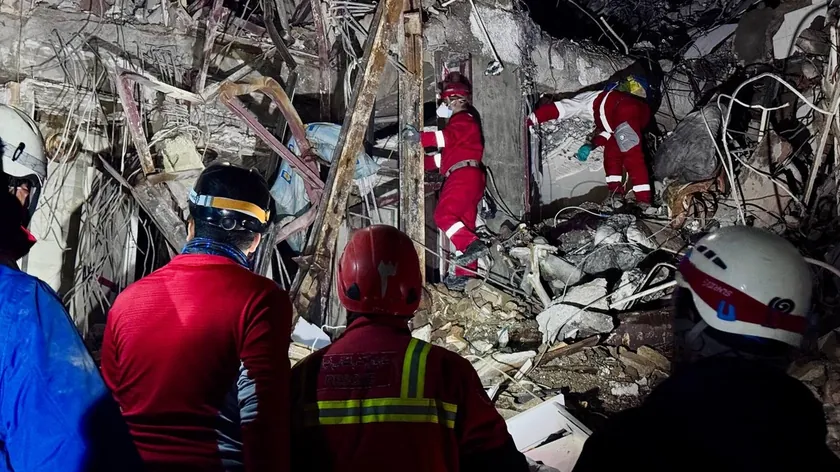 Bahreyn İran Saldırısına Uğradı: Bir Kadın Hayatını Kaybetti, Konut Binası Vuruldu