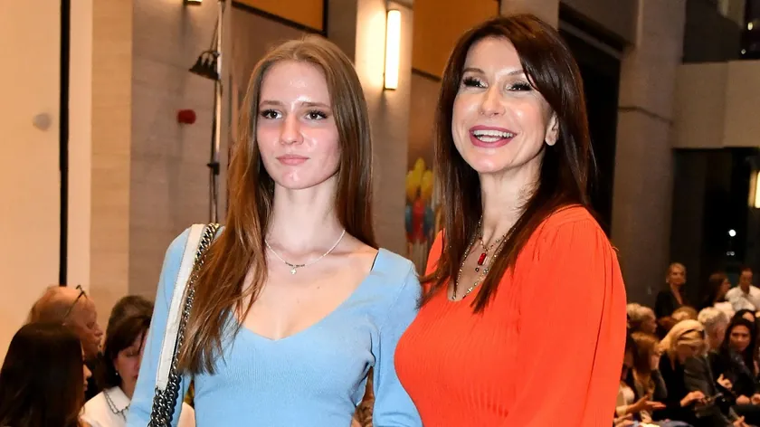Snežana Dakić'in kızı Laura Mikić, 10 ortalamasıyla ilk yılı tamamladı.