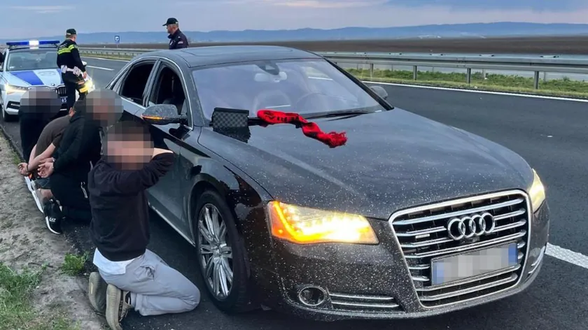 Sırbistan'da NATO saldırısının yıl dönümünde provoke eden dört Arnavut gözaltına alındı