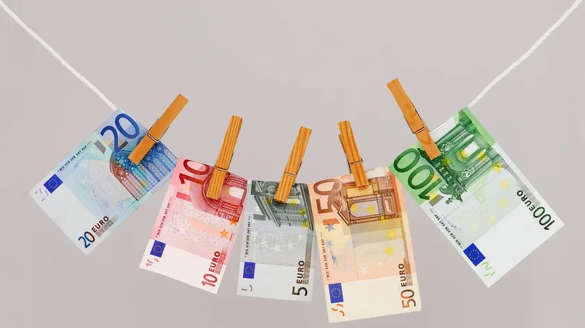 Sırbistan'da terörizm finansmanı soruşturması kapsamında ortaya çıkan büyük bir şebeke tespit edildi.