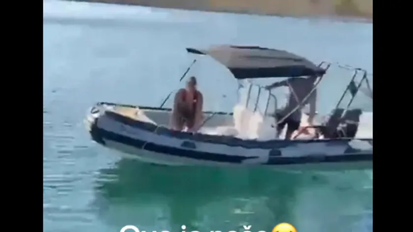 Sırbistan'da bir plaj şenliği sırasında çıkan kavga sosyal medyada gündem oldu.
