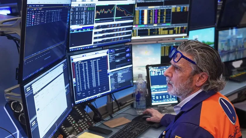 Wall Street yükseldi: Teknoloji hisseleri ve petrol fiyatlarındaki dalgalanmalar etkiledi