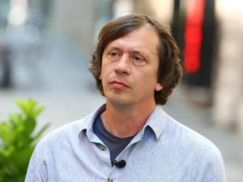 Sırbistanlı yazar Atanacković: Sanatçının kaderi toplumu sorgulayarak çatışmaktır