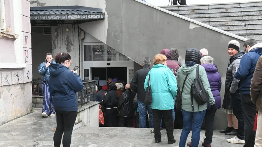 Sırbistan Yerel Seçimlerinde Aranđelovac'ta Bir Gözlemci Saldırı Şüphesiyle Tutuklandı