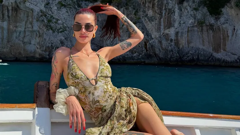 Sırp reality şov yarışmacısı Tara Simov'un eski aşkıyla barıştığı iddia ediliyor.
