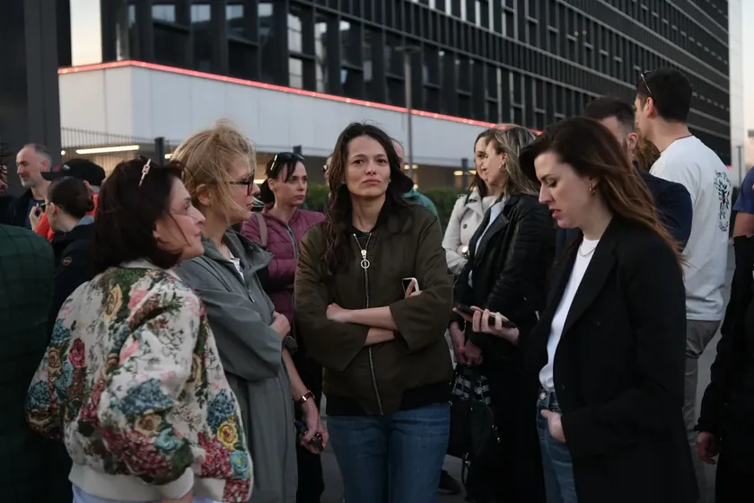 SRCE, Sırbistan'da N1 medya baskılarına tepki gösterdi, demokrasi ve medya özgürlüğü uyarısı yaptı