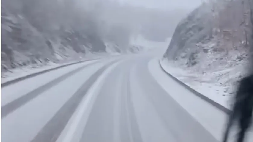 Sırbistan: Peć-Kula-Rožaje Yolu Yoğun Kar Yağışı Nedeniyle Kamyon Trafiğine Kapatıldı