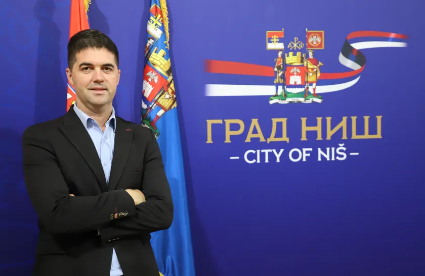 Niš'te TV Nova'nın ofisine saldırı yapıldı