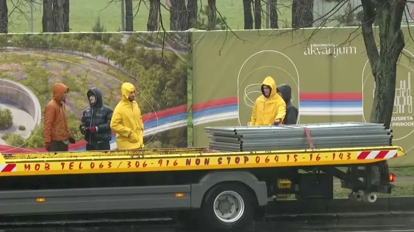 Sırbistan Belgrad Ušće Parkı'ndaki çit güvenlik gerekçesiyle kuruldu