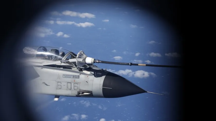 Kıbrıs'ta şüpheli cisim alarmı: ABD Büyükelçiliği tedbir aldı, savaş uçakları havalandı