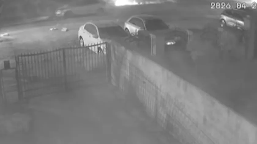 Sırbistan'da Bečmen'de feci kaza: Audi traktöre çarptı, sürücü kaçtı