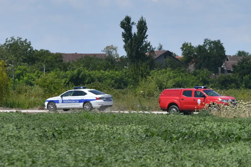 Sırbistan'ın Novi Sad kentinde meydana gelen trajik bir kaza sonucunda üç kişi hayatını kaybetti.