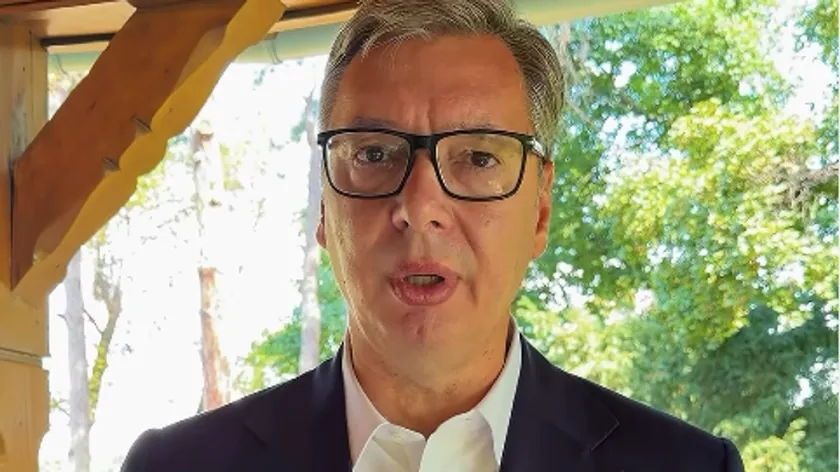 Sırbistan Cumhurbaşkanı Aleksandar Vučić NATO Genel Sekreteri Mark Rutte'ye mektup göndererek KFOR'dan Kosovo'daki Sırp halkına yönelik saldırıları durdurmasını talep etti.