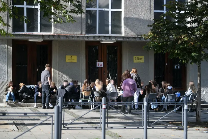 Belgrad Beşinci Lisesi velileri, müdür vekili atanması ve yasal süreçleri vurguladı