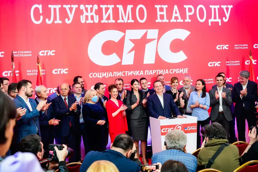 Sırbistan Sosyalist Partisi'nin geleceği belirsizliğini koruyor mu yoksa bu sadece Sırbistan Cumhurbaşkanı Aleksandar Vučić ile bir anlaşma içindeki iyi tasarlanmış bir oyun mu?