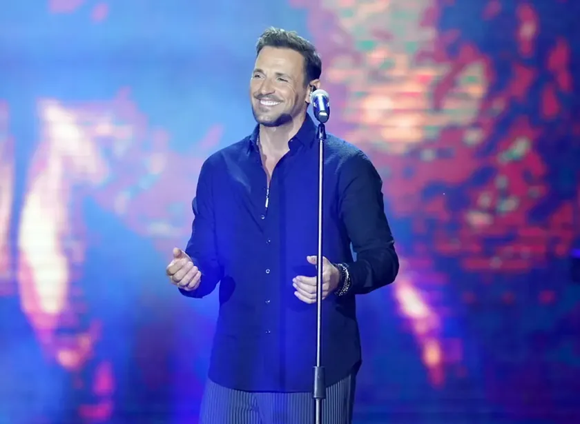 Belgrad'da Yunan Şarkıcı Nikos Vertis Konserine Sırbistan'dan Ünlü İsimler Katıldı