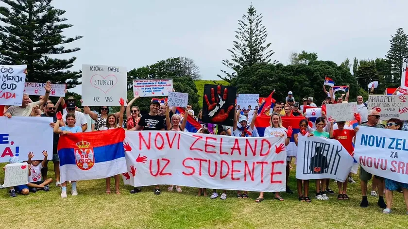 Yeni Zelanda'daki Sırplar Auckland'da sandık açmak için mücadele ediyor