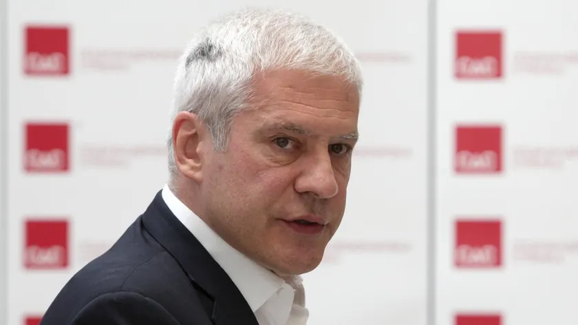 Tadić, Öğrenci Listesi'ne uluslararası temaslarını sunmayı teklif etti