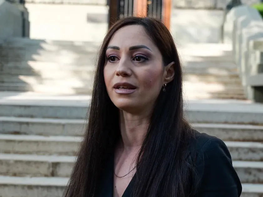 Sırbistan Hükümeti Kamu Bilgi Komiseri kararlarını on yılı aşkın süredir göz ardı ediyor.