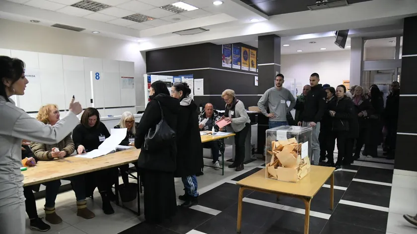 Sırbistan'da Yerel Seçimlere Katılım Oranları Saat 12.00 İtibarıyla Açıklandı Yeni Bilgiler