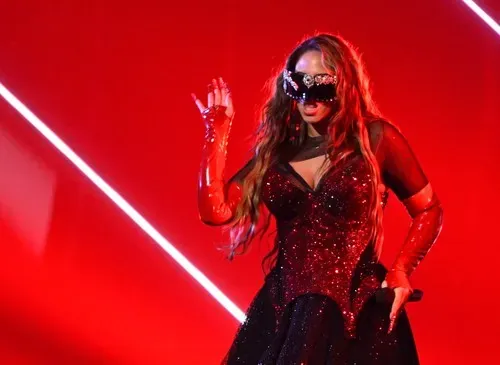 İsveç Eurovision Temsilcisi Felicia Finale Üç Gün Kala Sesini Kaybetti