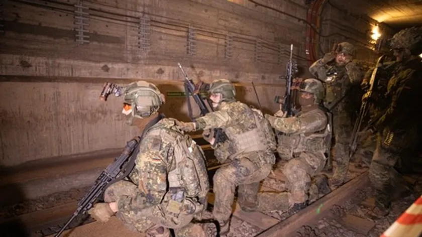 Almanya Orta Doğu'dan askerlerini çekiyor, Bağdat Büyükelçiliği personeli tahliye ediliyor.