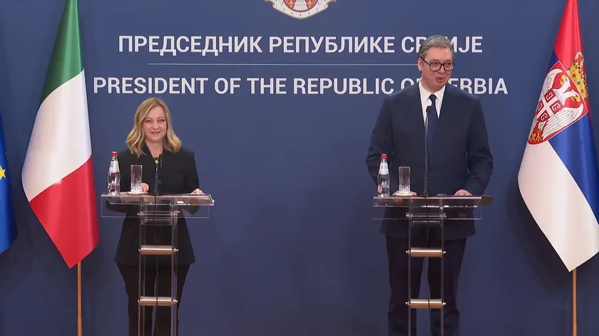 Sırbistan Cumhurbaşkanı Aleksandar Vučić, İtalyan Başbakanı Giorgia Meloni'nin hükümetinin tarihi bir başarıya ulaştığını belirtti.