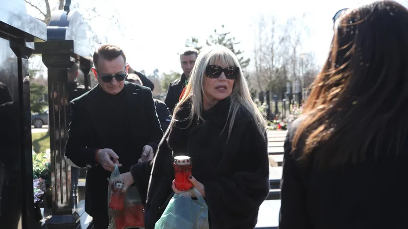 Sırbistan'da Müzik Dünyasının Efsanesi Saša Popović Ölüm Yıl Dönümünde Anıldı