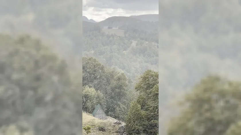 Sırbistan'da ve Bjelasica Dağında ilk kar yağışı başladı.