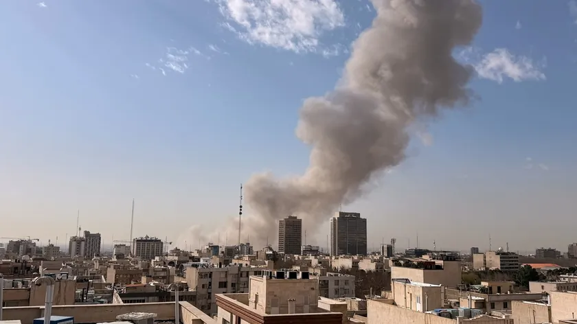 İsrail ve ABD, artan gerilimin ardından İran'ın başkenti Tahran'a füze saldırısı düzenledi