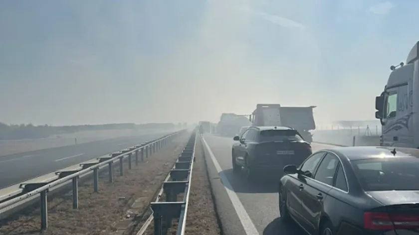 Duman nedeniyle otobanda zincirleme kaza: Belgrad yönünde yoğun trafik