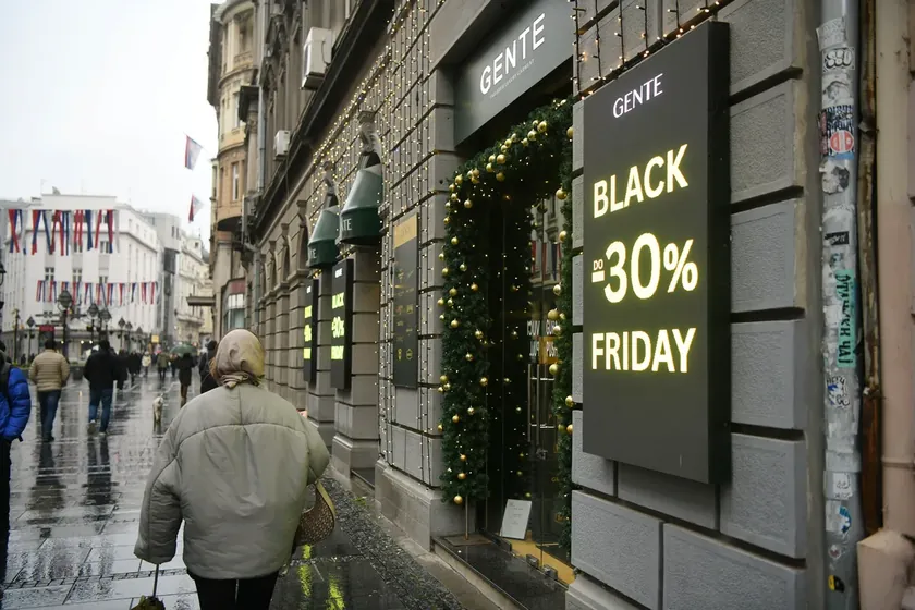 Sırbistan Belgrad'da Knez Mihailova Caddesi'ndeki iflas mülkü açık artırmayla satıldı.