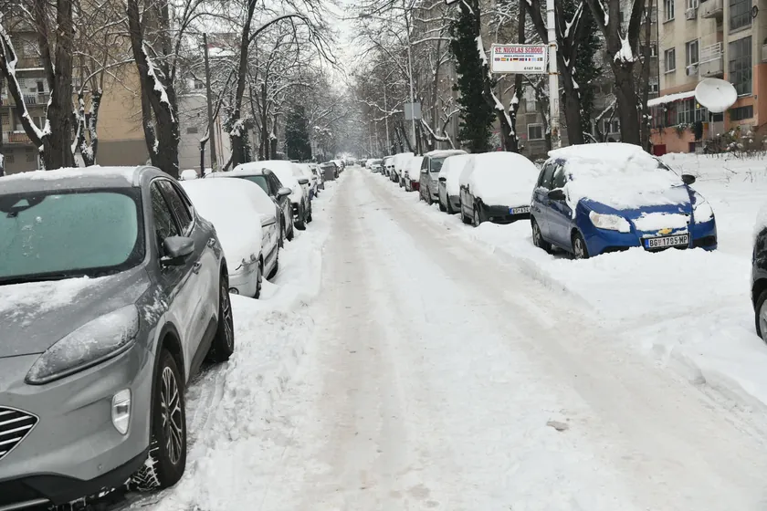 Beograd'da Kar Temizleme Çalışmaları Yetersiz, Müdürün Maaşına Zammın Yolunda