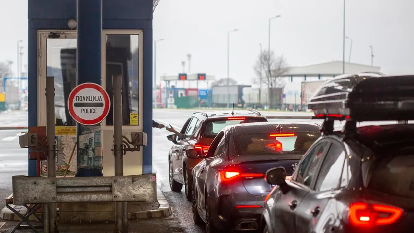 Sırbistan sınır kapılarında TIR kuyrukları: Šid'de çıkış bekleyişi 5 saate ulaştı