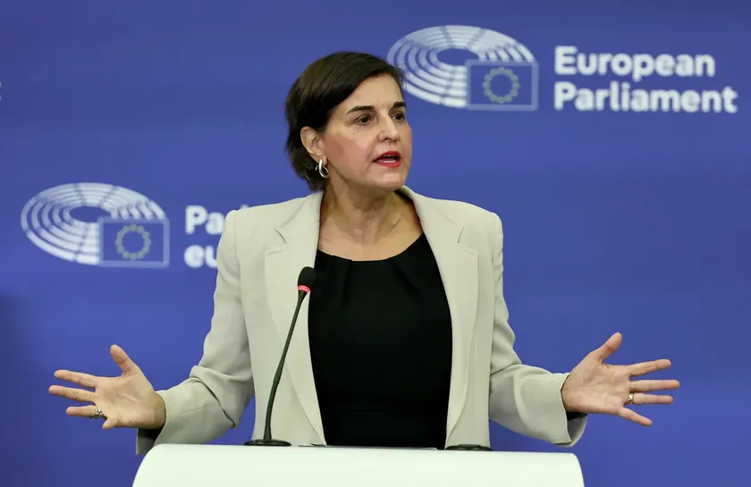 Sırbistan Belgrad'da Geniş Katılımlı Protestolar Seçim ve Demokrasi İstedi