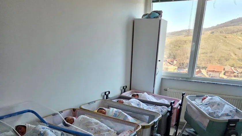 Kosova ve Metohiya'daki Sırp Doğum Hastanesinde Hafta Sonu Yedi Bebek Dünyaya Geldi