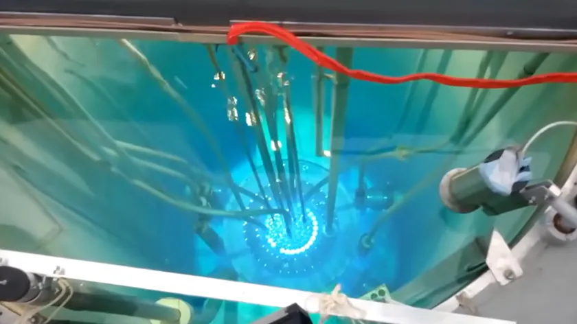 Nükleer Reaktör Çalıştırma Sürecinde Ortaya Çıkan Gizemli Mavi Işığın Sırrı Açıklandı