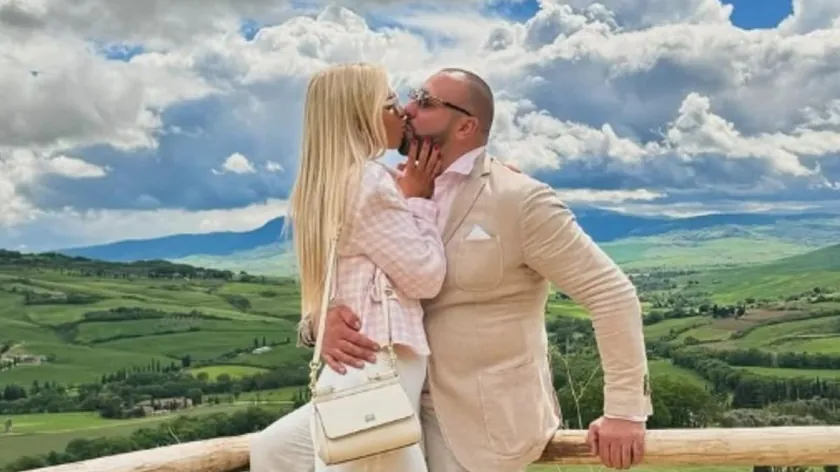 Karadağlı şarkıcı Dado Polumenta bugün huzurlu bir aile hayatı yaşıyor ancak geçmişte aşkı oldukça kaotik bir şekilde yaşamış.