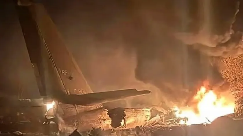 Rusya'nın nükleer kapasiteli Tu-95MS stratejik bombardıman uçağı Amur bölgesinde düştü: 6 mürettebat öldü