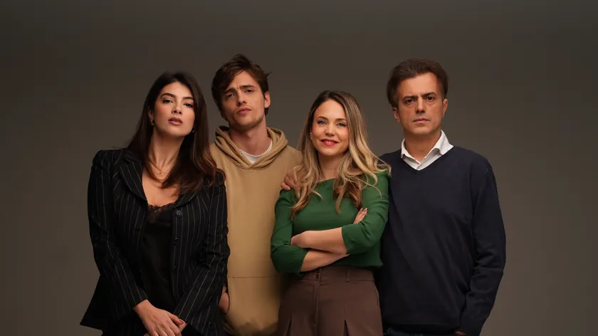 Belgrad Tiyatro Sahnesi, 'Ljudi Odozgo' Oyunu Prömiyerini 21 Nisan'da Açıkladı