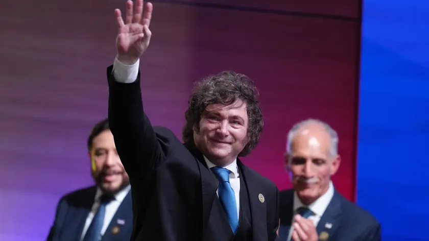 Argentini Devlet Başkanı Havijer Milej, Fokland Adaları'nda faaliyet gösteren petrol şirketlerine karşı ekonomik yaptırımlar uygulayacağını belirtti.