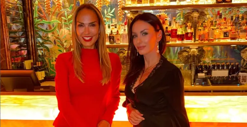 Sırp sanatçısı Marijana Mateus ve oyuncu Sloboda Miçalović Londra'da eğleniyor.