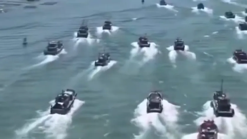 Çin, Doğu Çin Denizi'nde binlerce balıkçı teknesiyle 'Deniz Duvarı' oluşturuyor