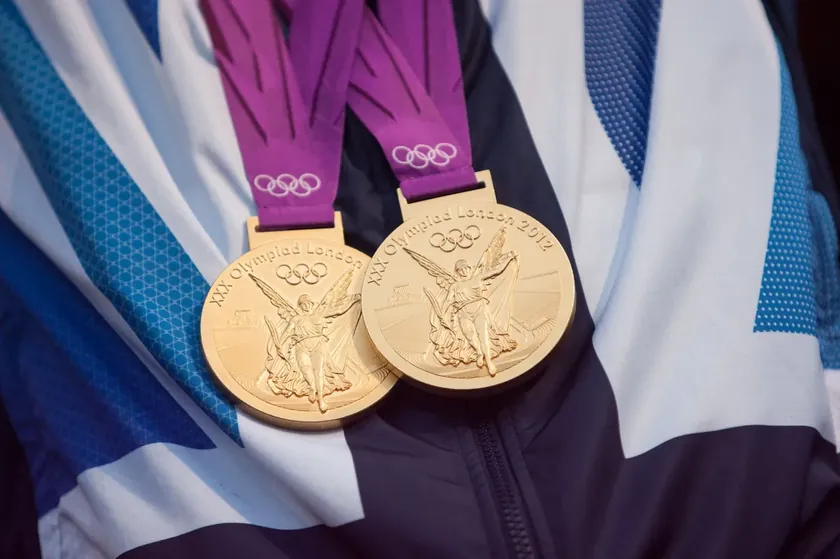 Polonya Olimpiyat Şampiyonlarına Para, Konut ve Hibrit Otomobil Hediyesi Sunuyor