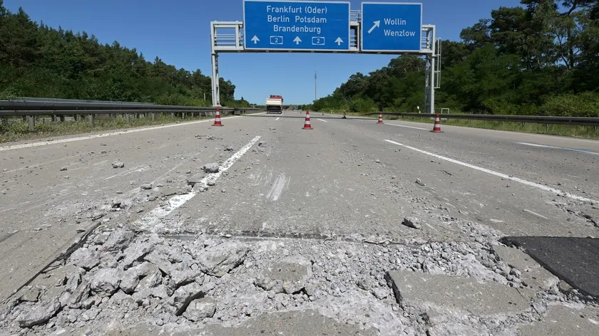 Evropalı yollar 40 derece sıcaklığa dayanamazken, Hindistan'da 60 derecenin üzerindeki sıcaklıklardan sorun yaşanmıyor.